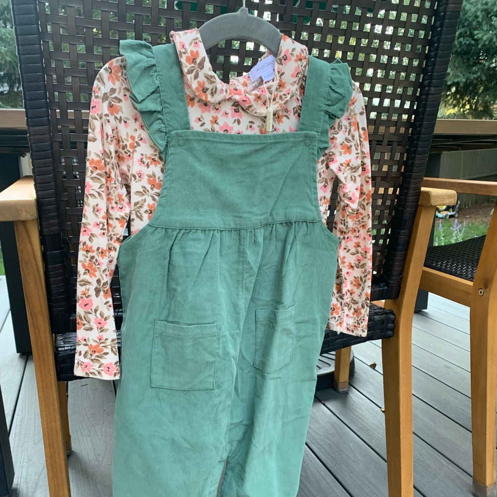 Preppy Ruffled Overalls and Floral Top - Picture 16 of 17